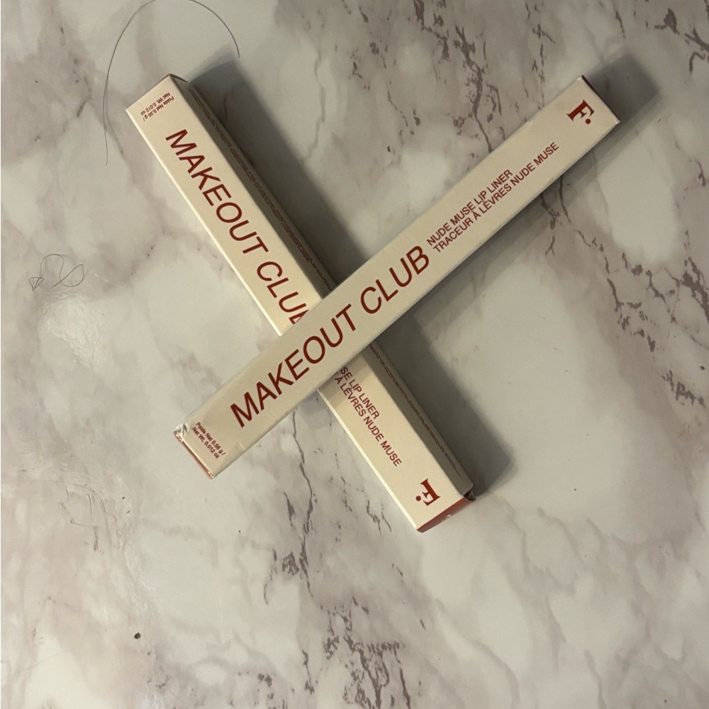 Makeout Club Lip Liners ✨

Freck Beauty - Shades 01 & 05
